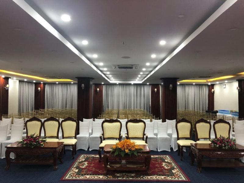 Kampong Thom Royal Hotel Εξωτερικό φωτογραφία